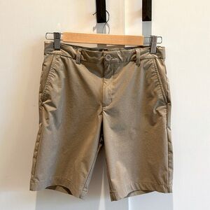 Boys Vineyard Vines Performance shorts. Size 14.